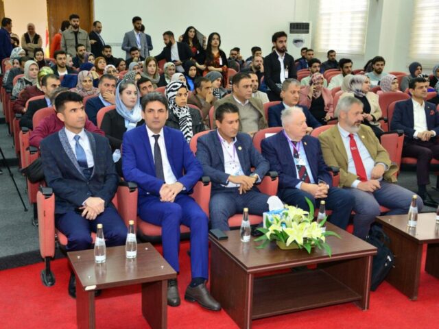 مەراسیمی خەڵاتی رێزلێنان لە سێ پڕۆفیسۆری دەرەکی